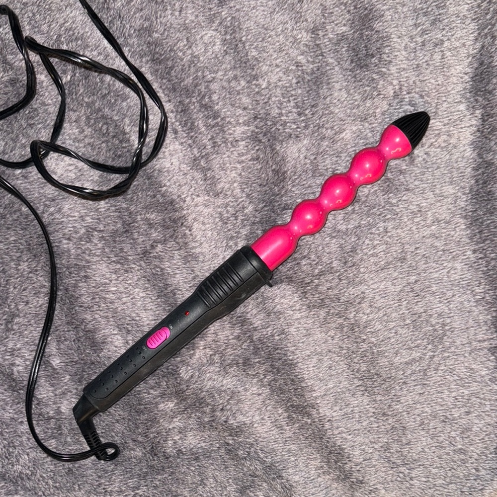 Pink and Black Curling Wand